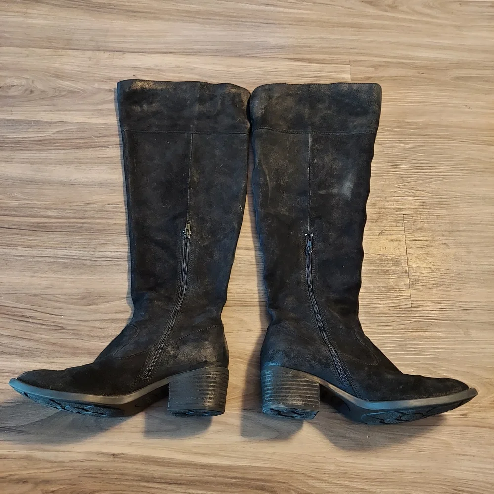 Born leather suede cricket boots size 9.5